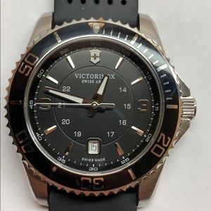 Victorinox maverick watch